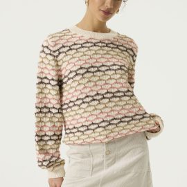 Garcia-T260248-WHITECAP